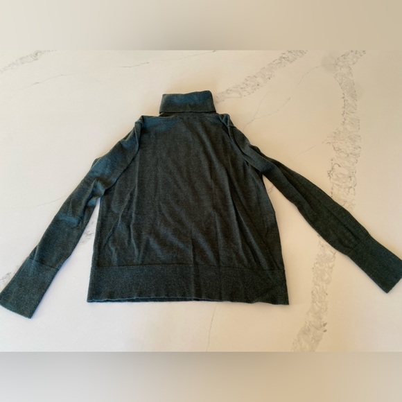 Gap merino wool turtleneck, dark hunter green